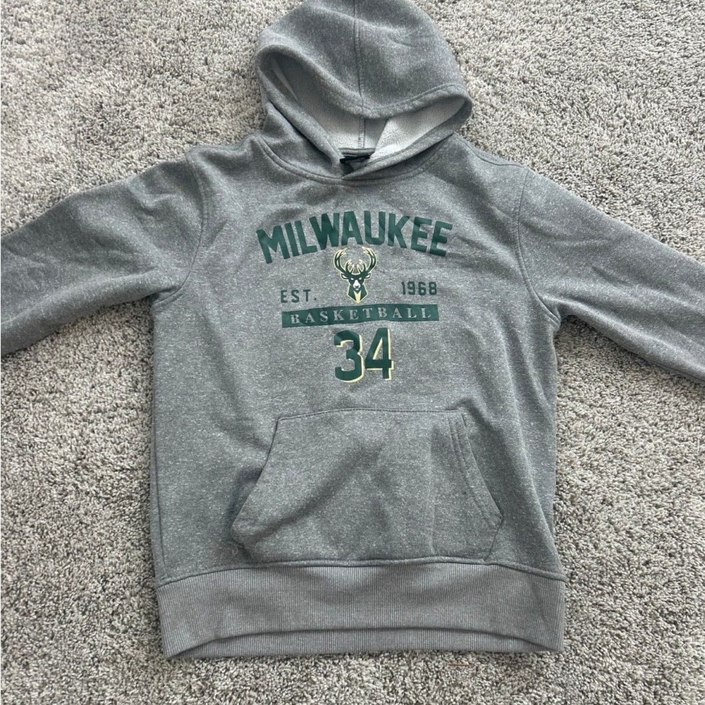 NBA Gray Milwaukee Bucks Hoodie youth size M 10-12 Giannis #34
